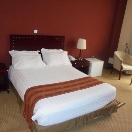 Soramba Hotel Business Plc Addis Ababa Exteriör bild