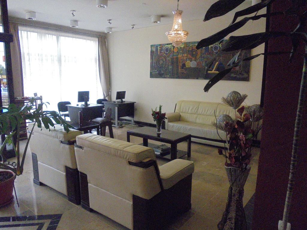 Soramba Hotel Business Plc Addis Ababa Exteriör bild