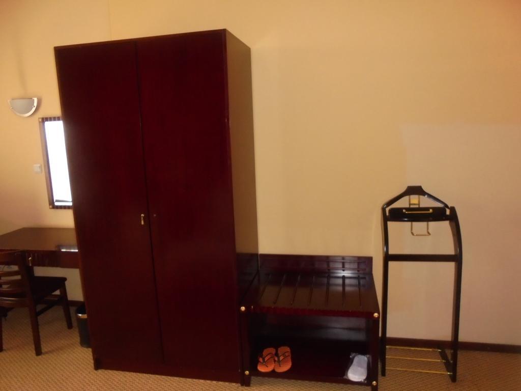 Soramba Hotel Business Plc Addis Ababa Exteriör bild