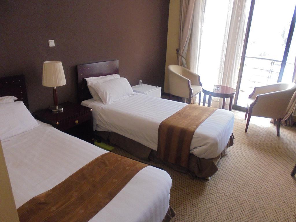 Soramba Hotel Business Plc Addis Ababa Exteriör bild