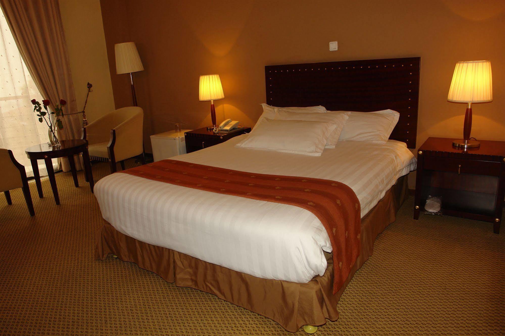 Soramba Hotel Business Plc Addis Ababa Exteriör bild